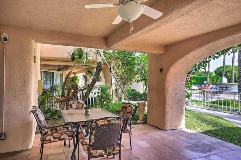 Condo w/ Patio, Walk to Downtown Palm Springs! House in Palm Springs