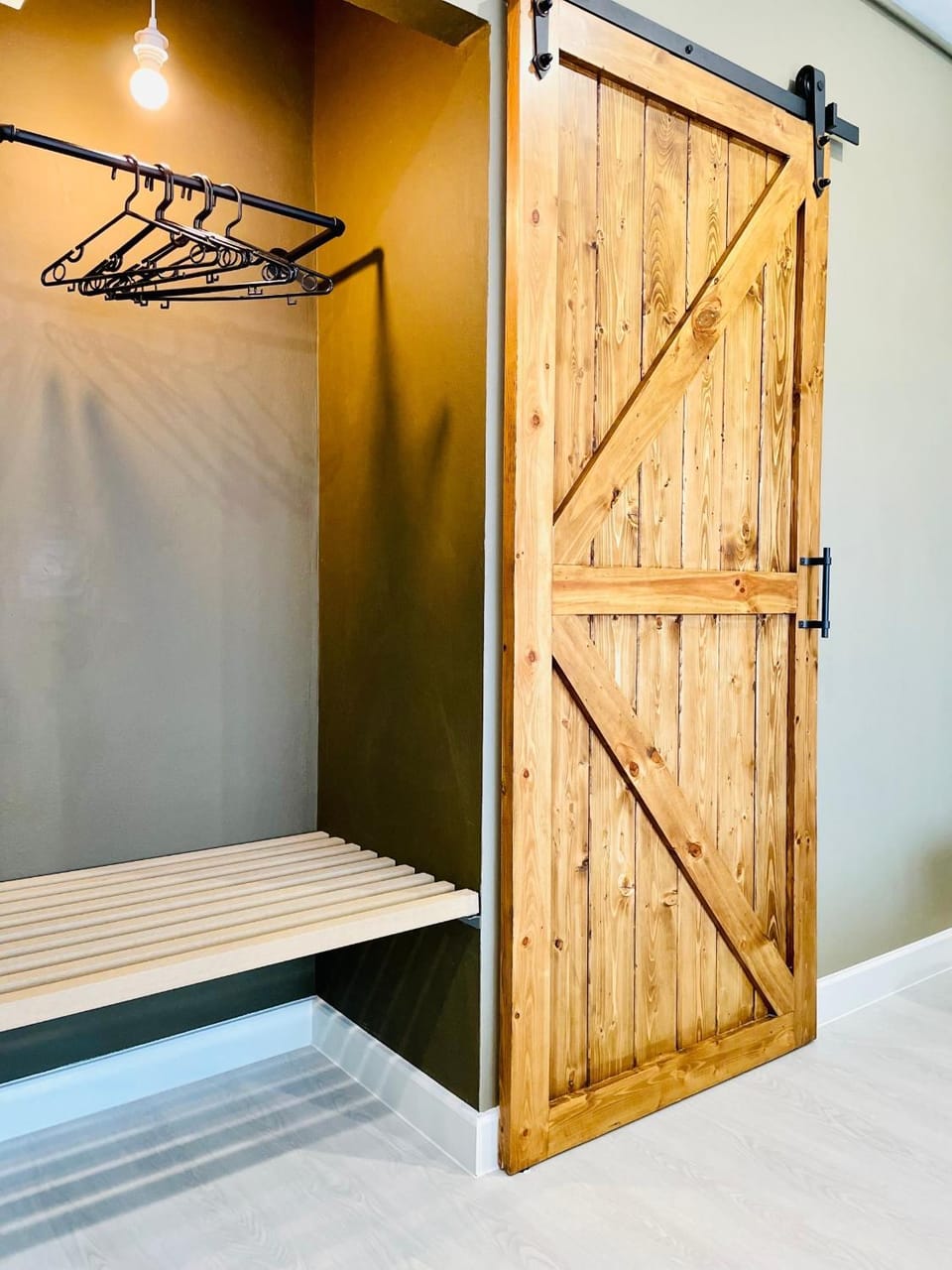 Grasshopper Bed and Cafe Bed and Breakfast in Bangkok
