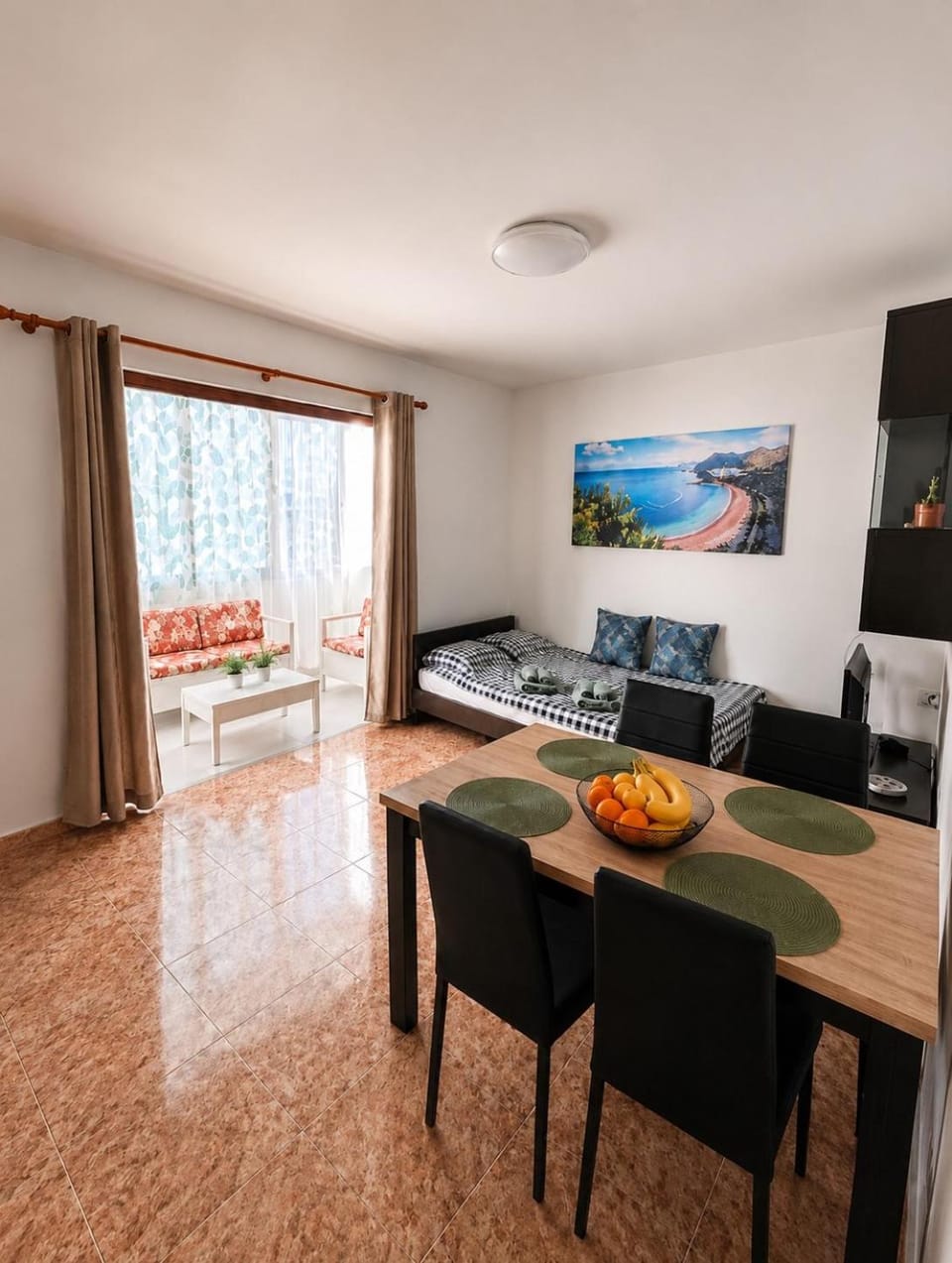 Perfectly located apartment with pool Apartment in Playa de las Americas