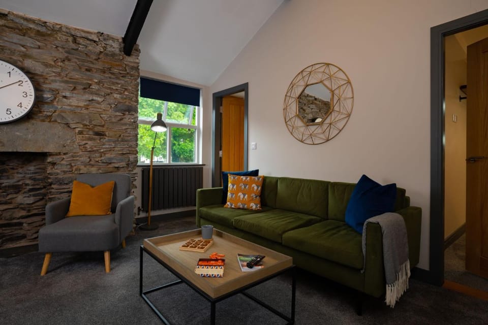 Spacious - Contemporary 2BR Apartment - Central Ambleside - Parking Apartment in Ambleside