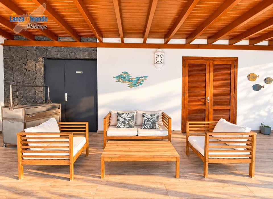Eco-Villa del Mar - Private Pool & Sea Views Villa in Playa Blanca