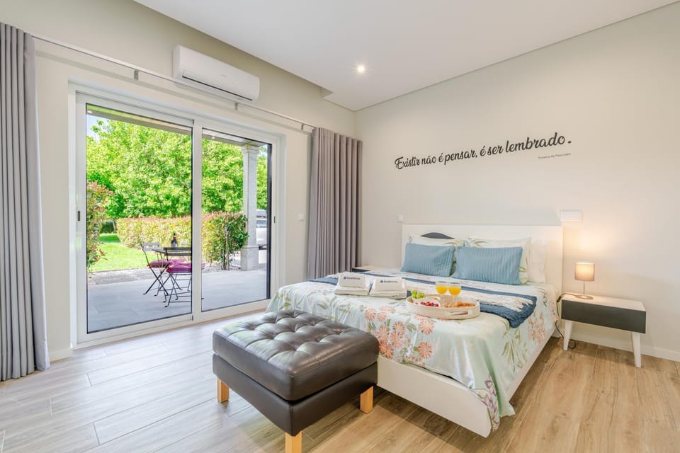 Bed, Balcony/Terrace, Bedroom, towels, air conditioner