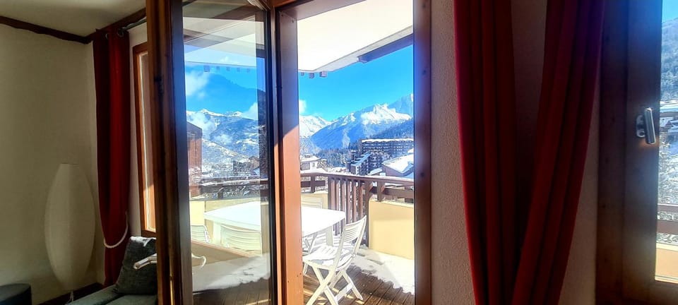 Balcony/Terrace, Mountain view