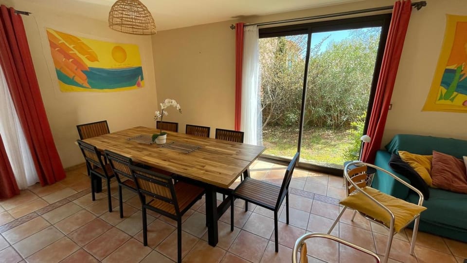 Villa Salagou - Vue sur le lac - Liausson 34800 - 6-8 pers - 100m2 House in Occitanie