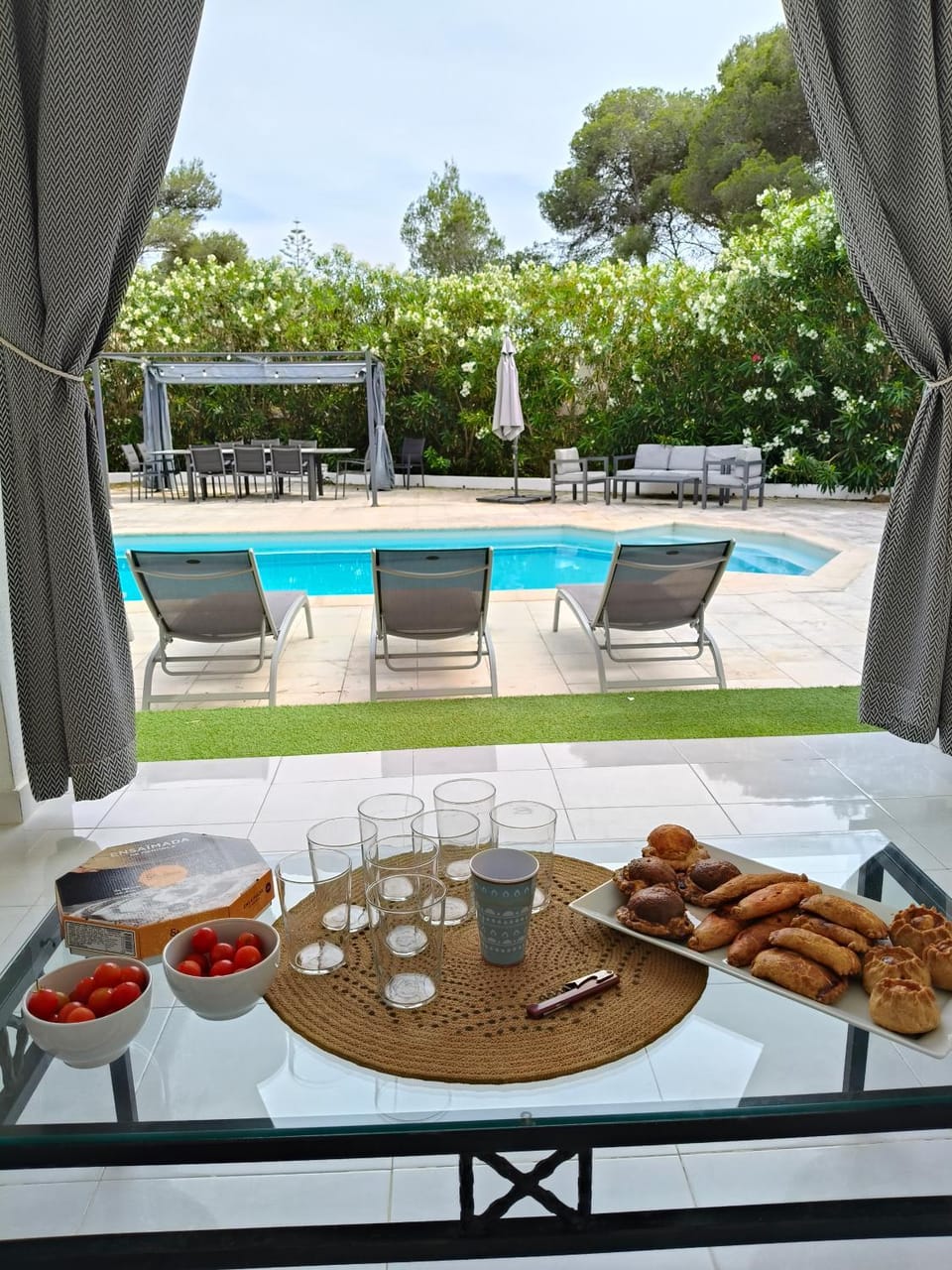 Patio, Garden, Swimming pool, Swimming pool, sunbed