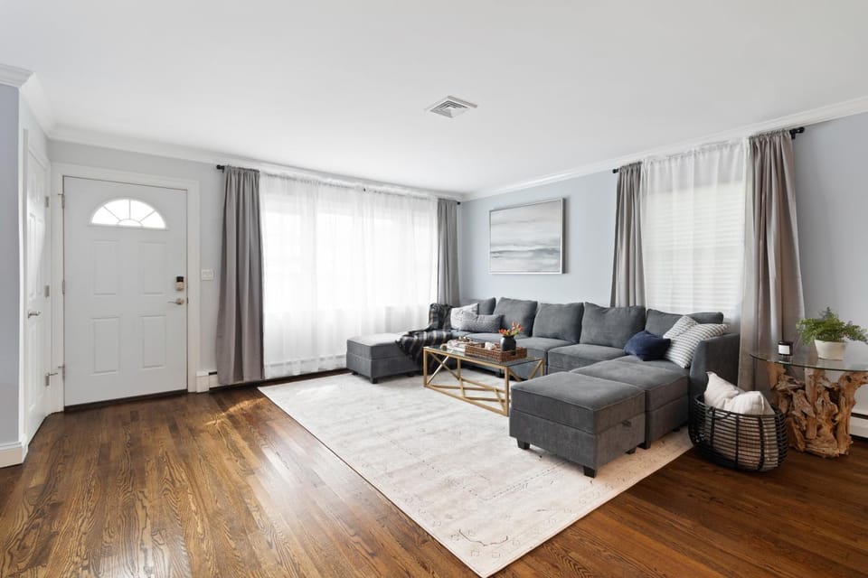 Communal lounge/ TV room, TV and multimedia, Living room, Seating area