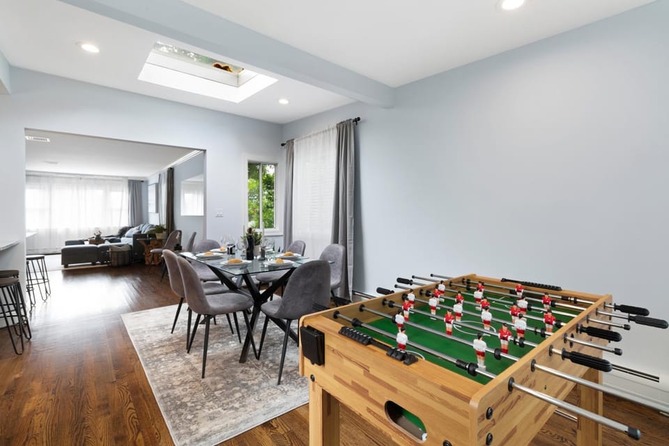 Activities, Game Room, Living room, Dining area