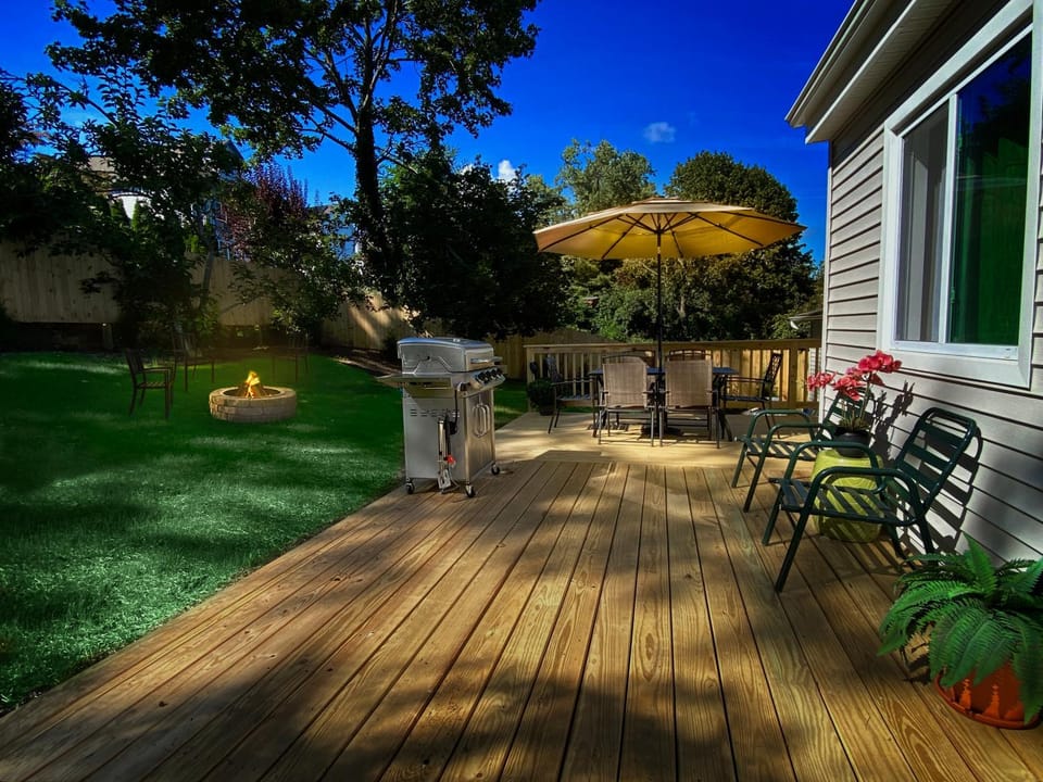 BBQ facilities, Dining area, Garden view, flat iron