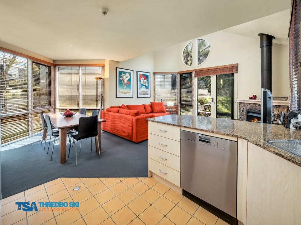 Living room, Dining area
