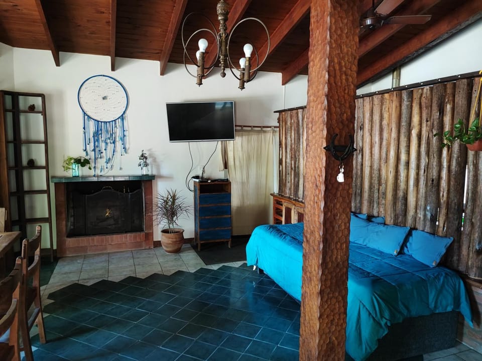 Communal lounge/ TV room, TV and multimedia, Living room, Seating area, Evening entertainment