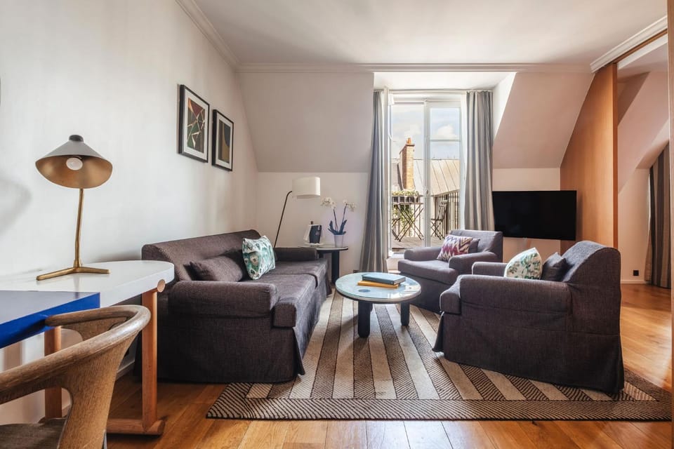 Living room, Seating area
