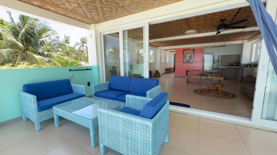 View (from property/room), Balcony/Terrace, Living room, Seating area