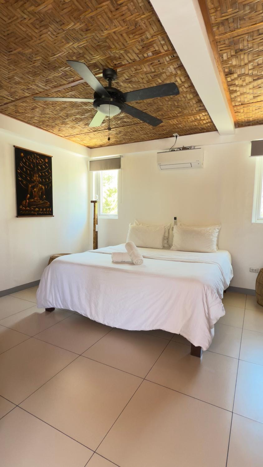 Bed, Photo of the whole room, Bedroom, towels, air conditioner
