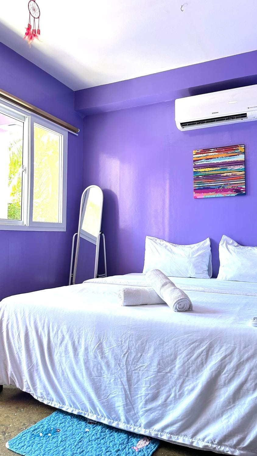 Bed, Photo of the whole room, Bedroom, air conditioner