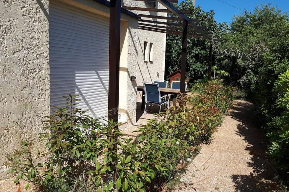Les Pucines studio standing 29 m2 rez de jardin climatisation plein sud Apartment in Six-Fours-les-Plages
