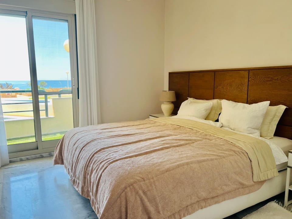 Bed, Bedroom, Pool view, Sea view, air conditioner