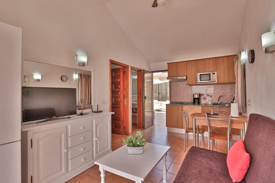 TV and multimedia, Kitchen or kitchenette, Living room