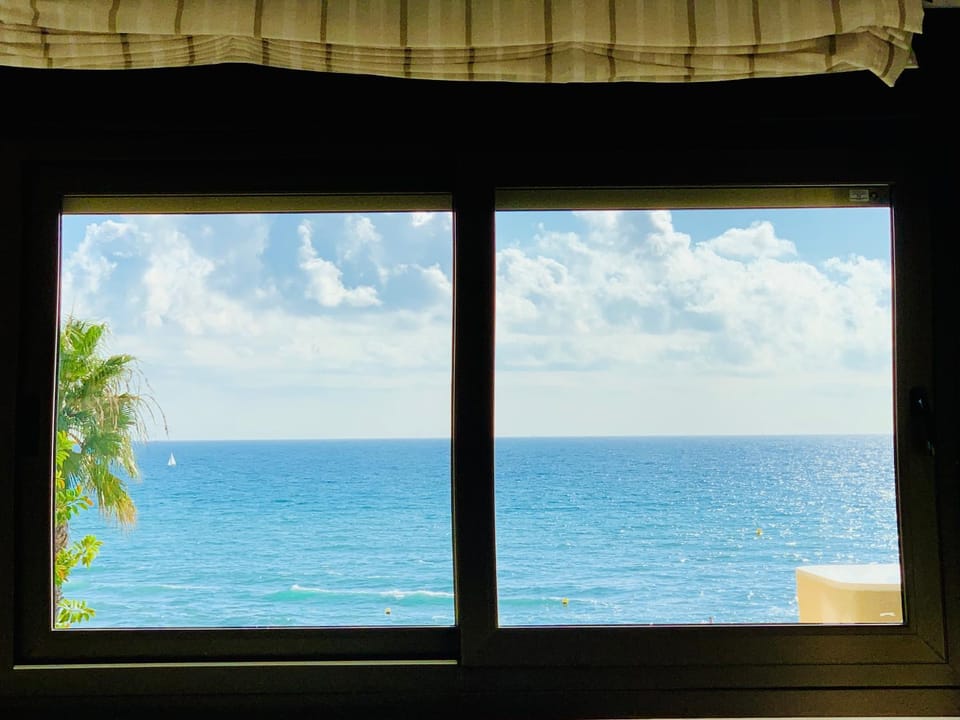 Day, Natural landscape, Living room, Sea view
