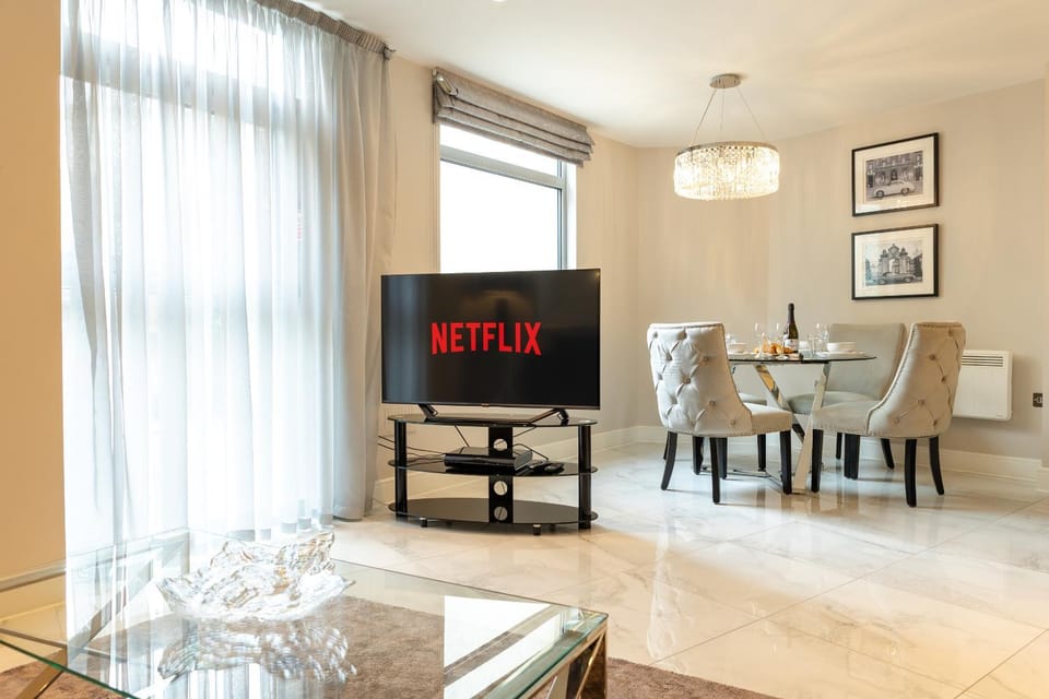 TV and multimedia, Living room, Dining area