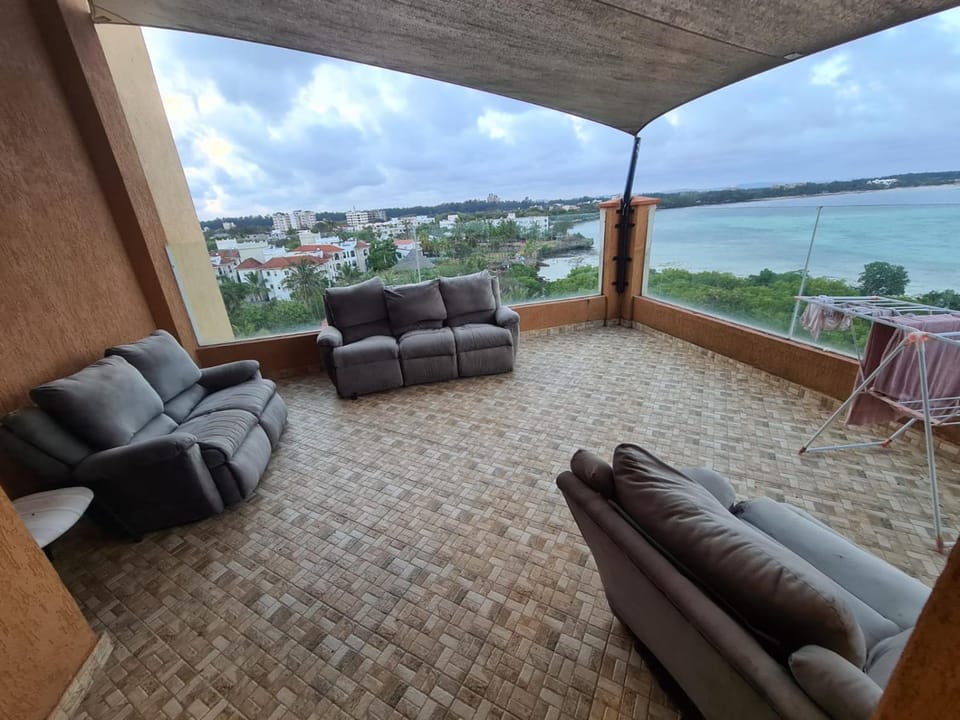 Balcony/Terrace, Living room, Seating area, Sea view