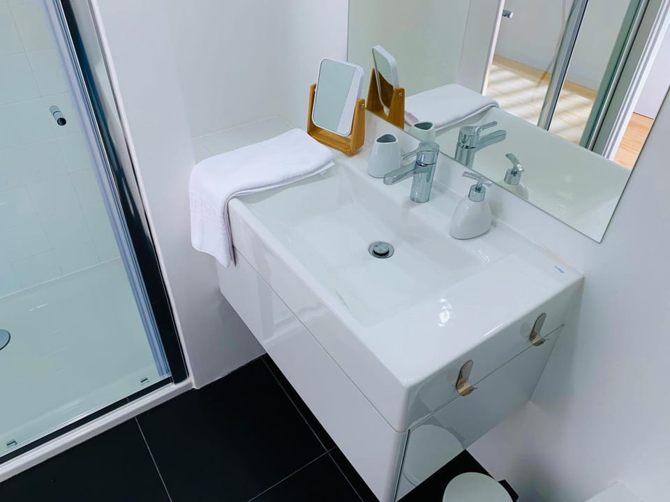 Bathroom, towels