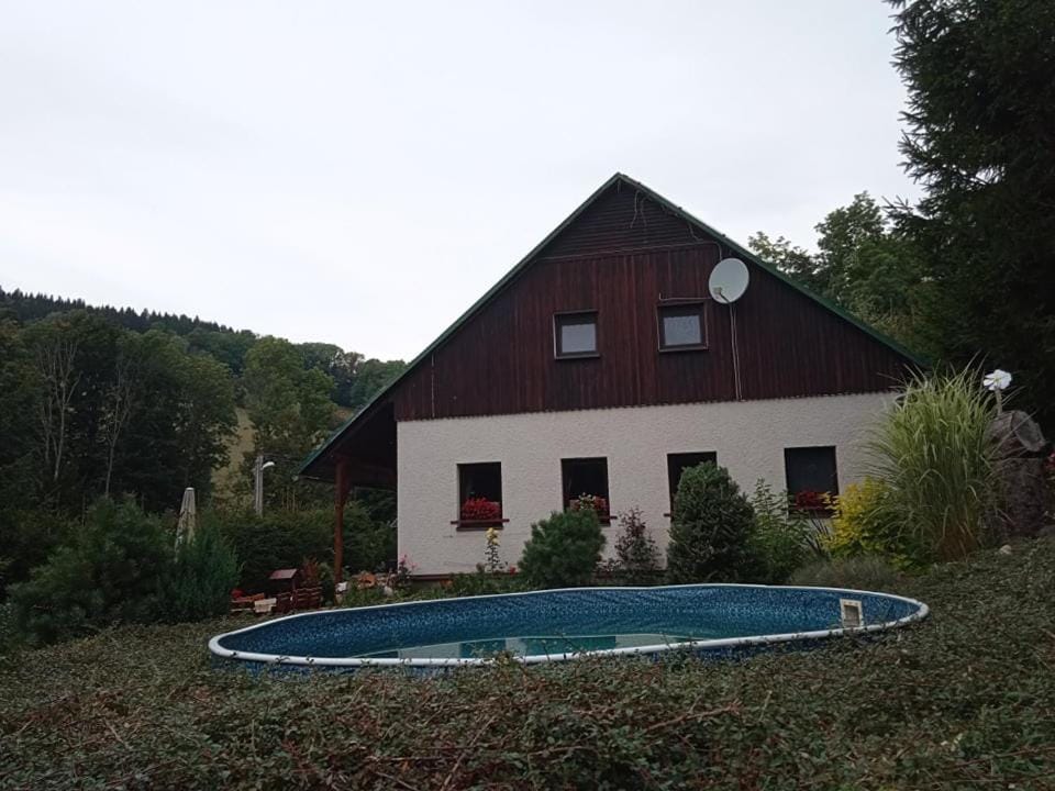 Chalupa Benecko-M.86 House in Lower Silesian Voivodeship