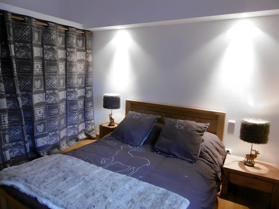 Living room, Bedroom