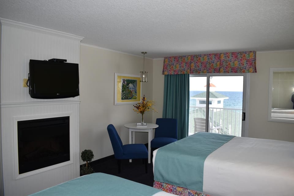 Breakers Resort - Lakeside Hotel in Saint Ignace