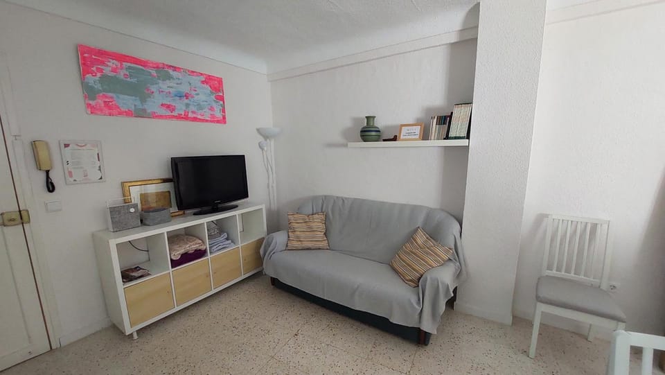 Communal lounge/ TV room, TV and multimedia, Living room, Seating area