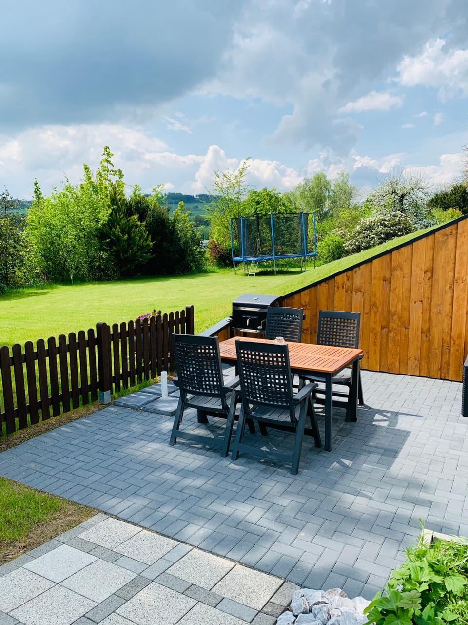 Property building, Garden, Balcony/Terrace, Garden view