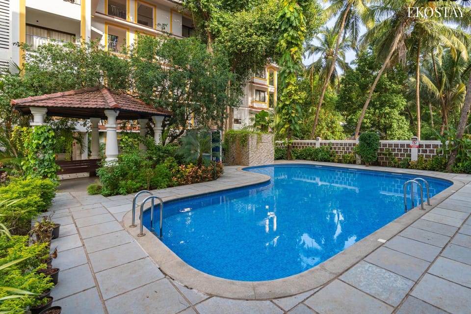 Property building, Spring, Day, Garden, Garden view, Pool view, Swimming pool, sunbed