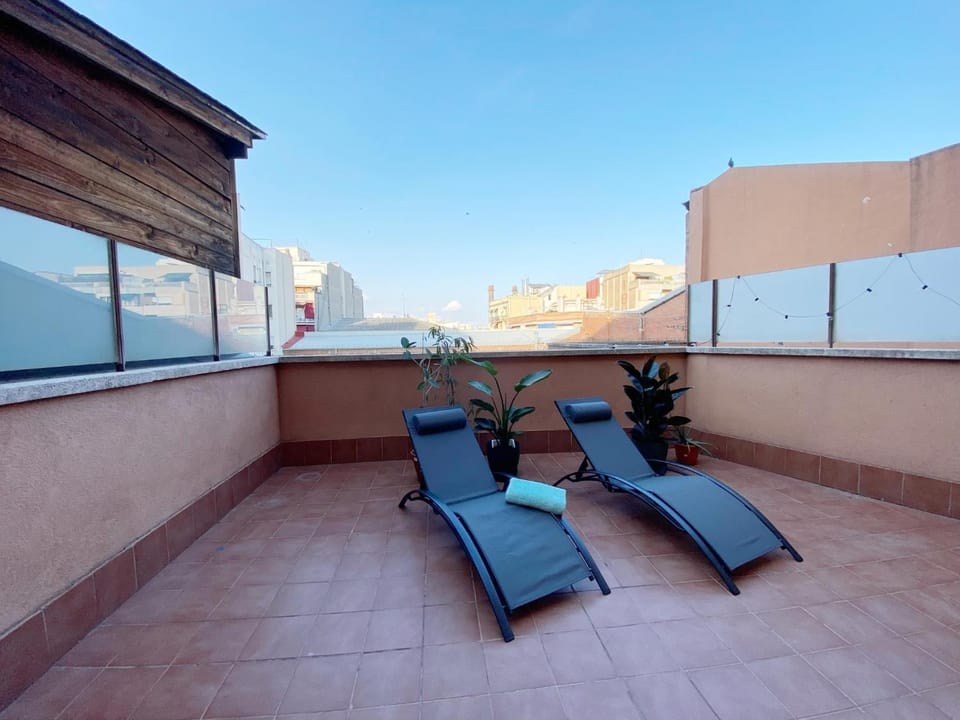 View (from property/room), Balcony/Terrace, sunbed