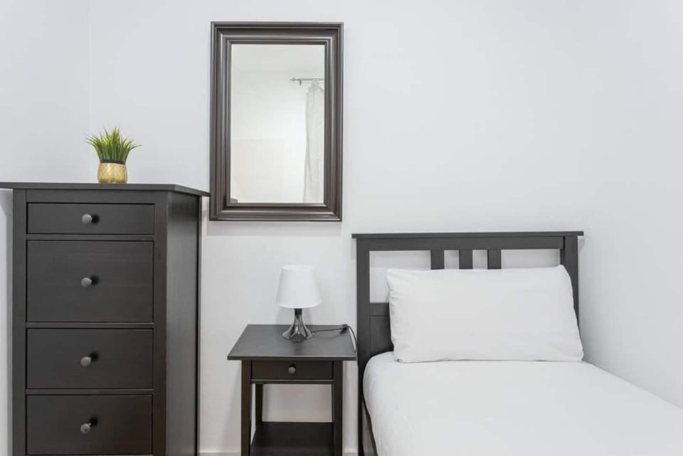 Bright 3bdr Near To The Metro Apartment in L'Hospitalet de Llobregat