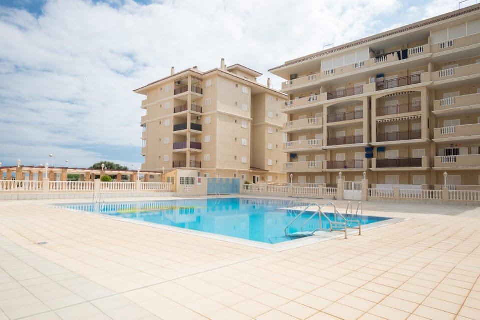 Swimming pool, Swimming pool
