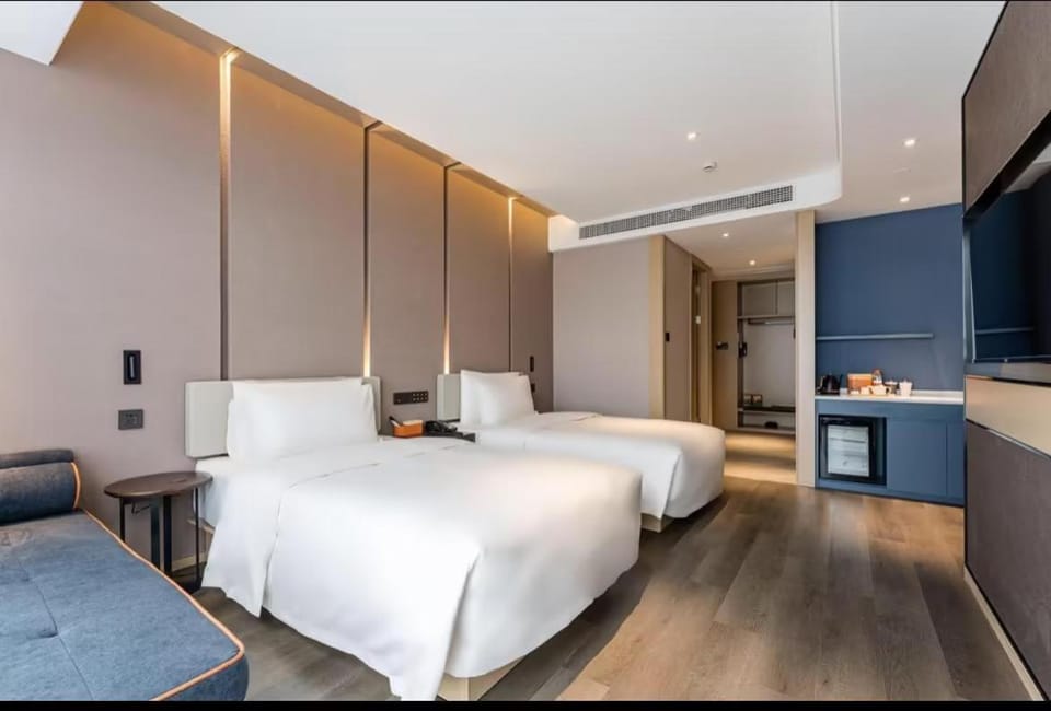 Atour Hotel Shaoxing Jinghu City Hall Basketball Theme Hotel in Hangzhou