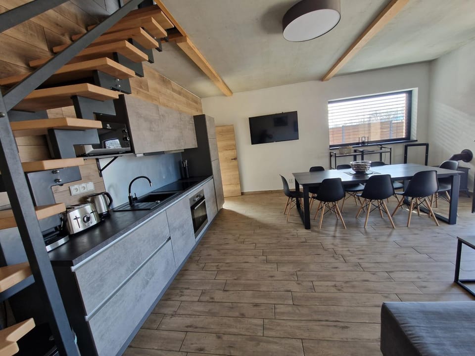 Kitchen or kitchenette, Living room, Seating area, Dining area, pet friendly