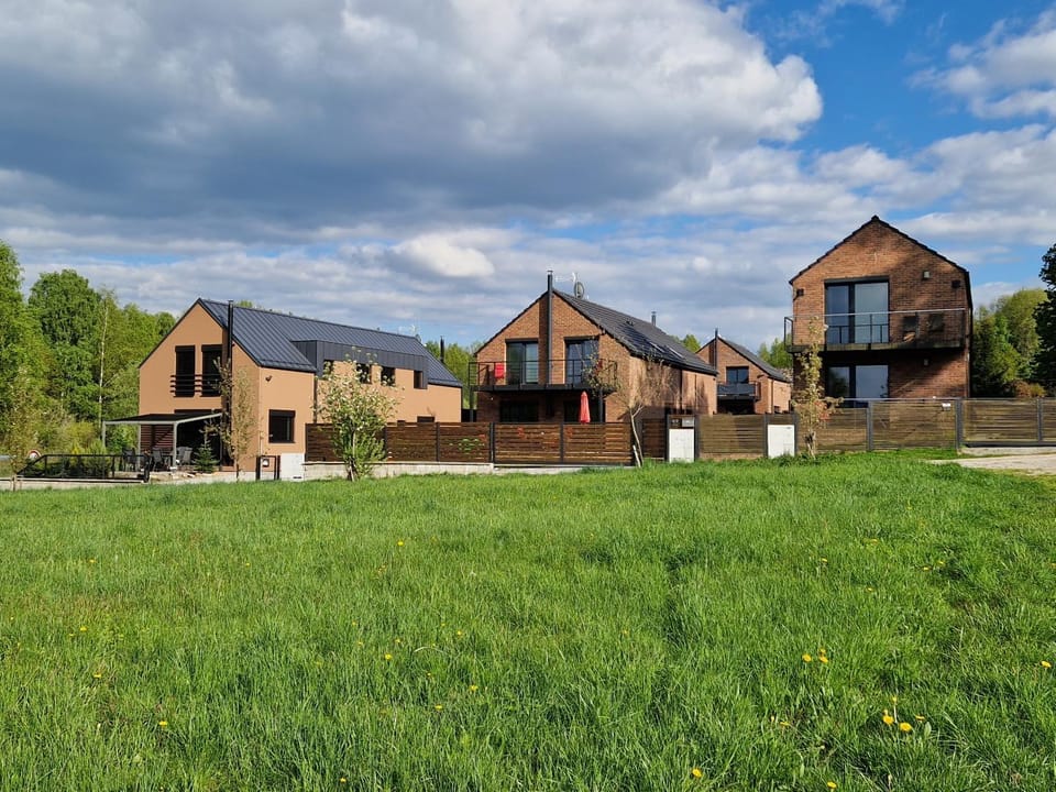 Property building, Off site, Natural landscape, Garden, Location
