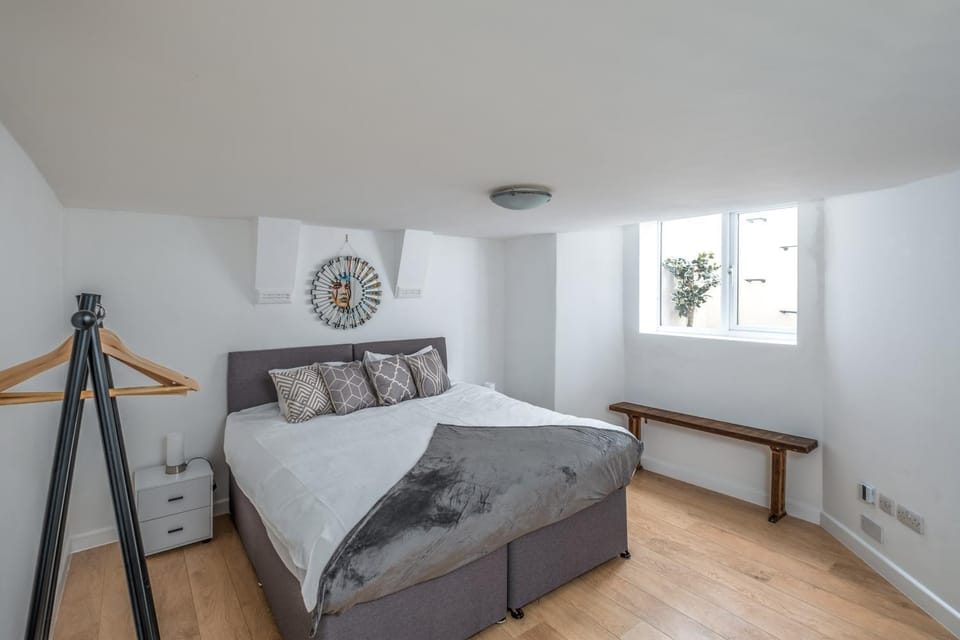 Cosy flat in Free Parking Area, Next to Bus Stop Apartment in Brighton