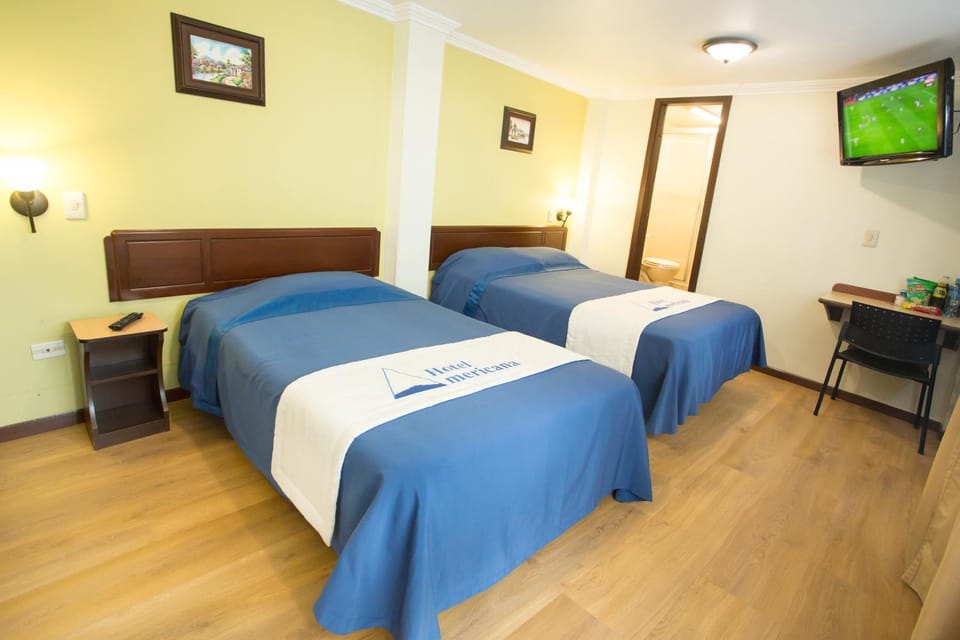 Property building, Bedroom, Breakfast