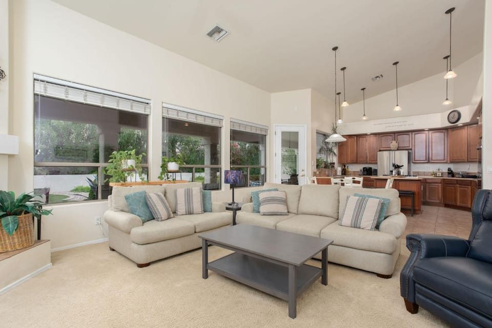 Living room, Seating area