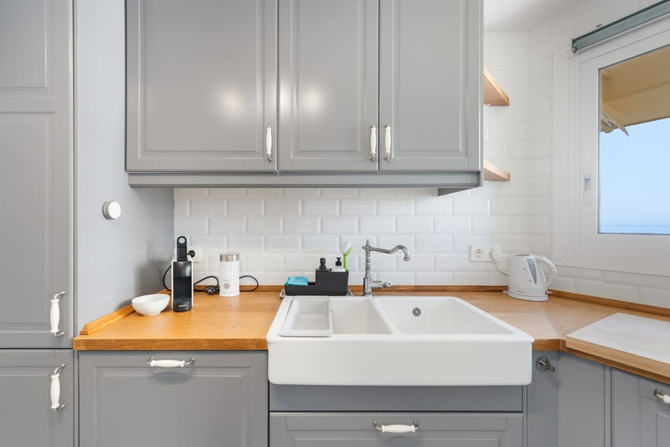 Kitchen or kitchenette, Living room