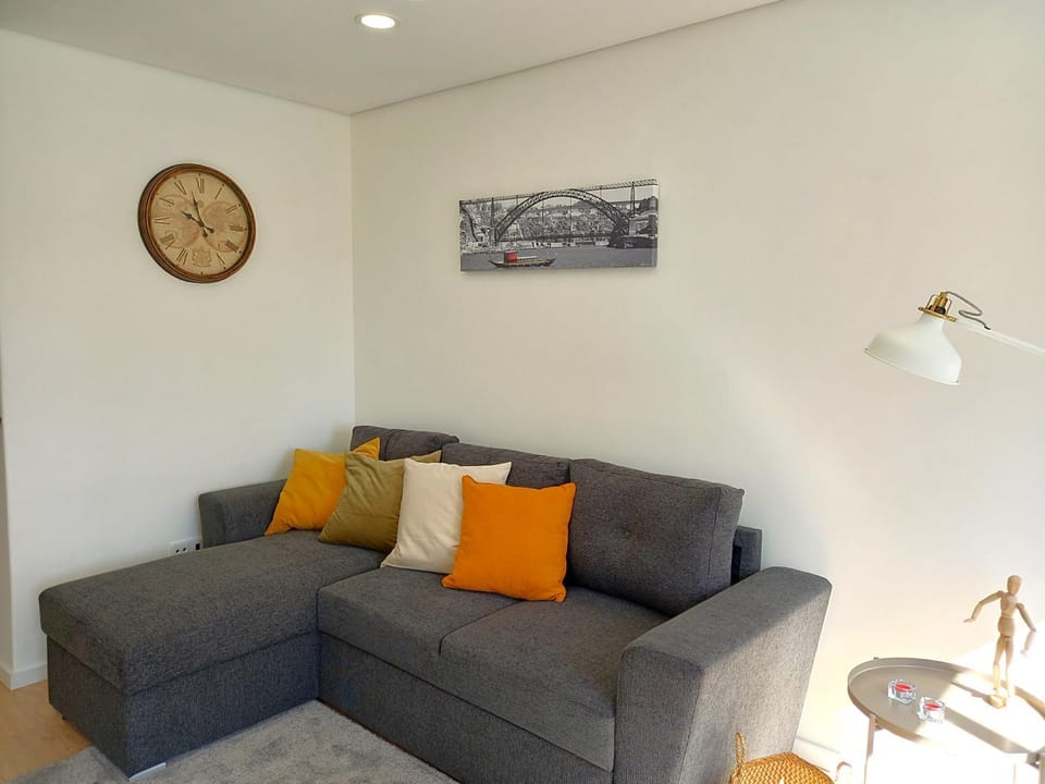 Communal lounge/ TV room, TV and multimedia, Living room, Decorative detail, Seating area, Area and facilities