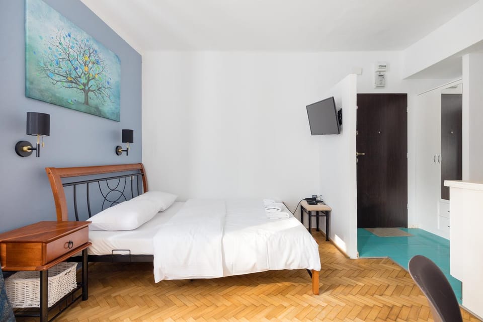 Bed, Photo of the whole room
