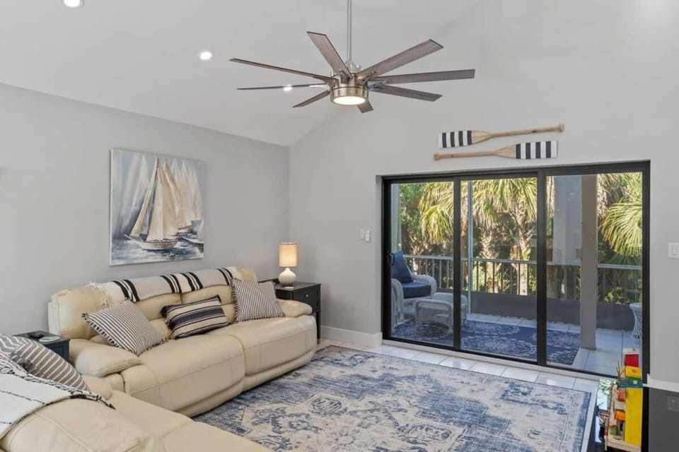 Gorgeous Residence in the Esteemed Sanibel Dunes Community House in Sanibel Island