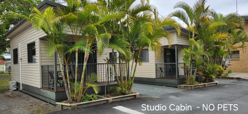River Retreat Home & Holiday Park Campground/ 
RV Resort in Tweed Heads