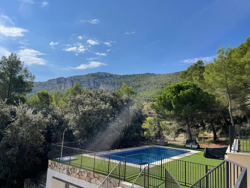 Nearby landmark, Day, Natural landscape, View (from property/room), Mountain view, Pool view, Swimming pool, Open Air Bath, internet, internet, internet, pet friendly, sunbed