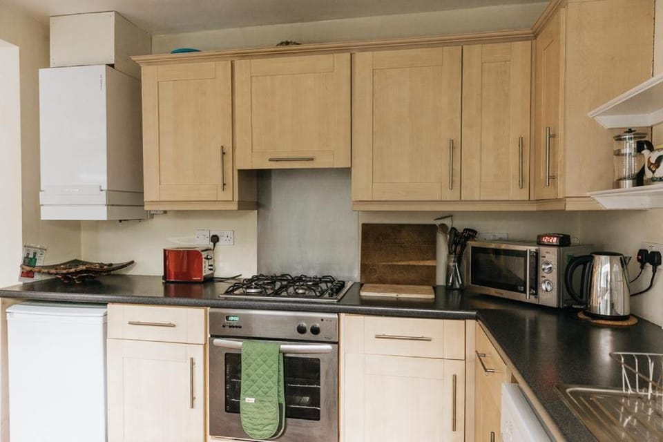 Kitchen or kitchenette, Communal kitchen