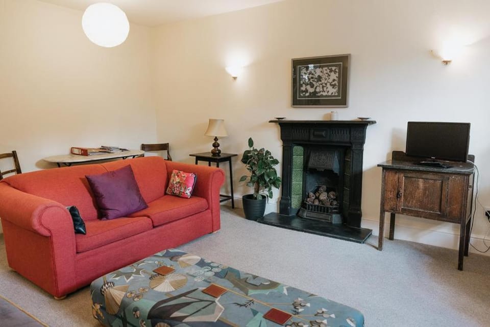 Communal lounge/ TV room, TV and multimedia, Living room, Lounge or bar, Seating area
