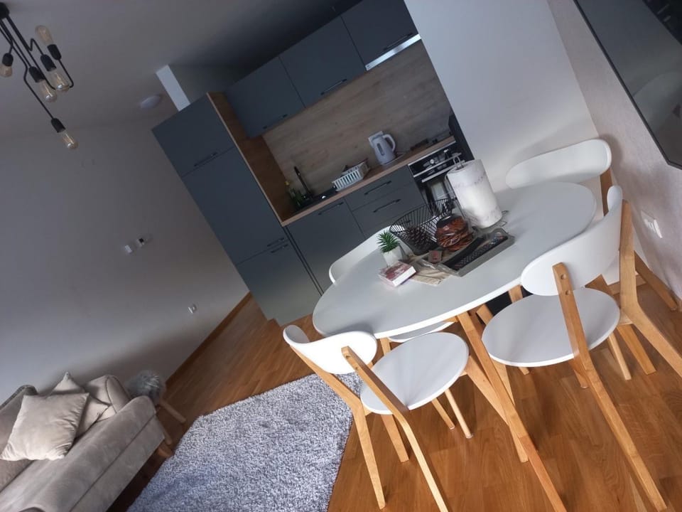 Kitchen or kitchenette, Living room