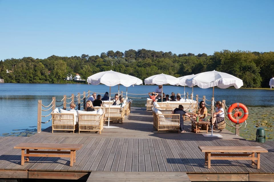 Patio, Lounge or bar, Entertainment